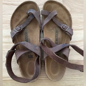 Birkenstock Yara in brown oiled leather size 39